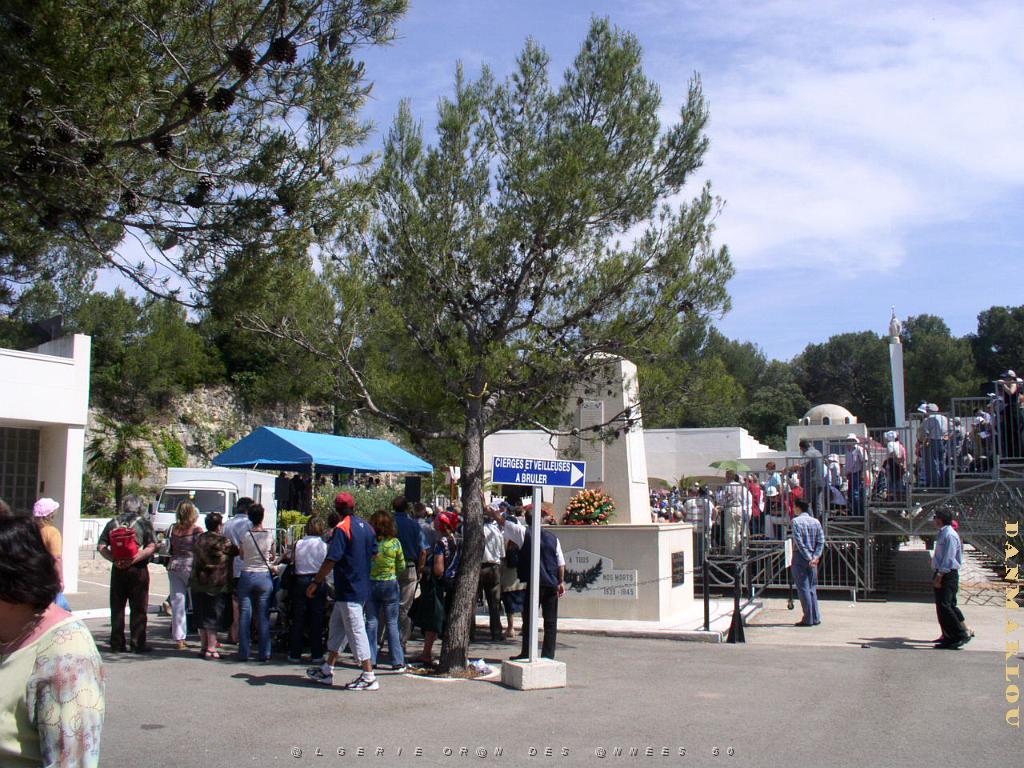 NIMES 25 MAI 2006 A  P1010098.JPG